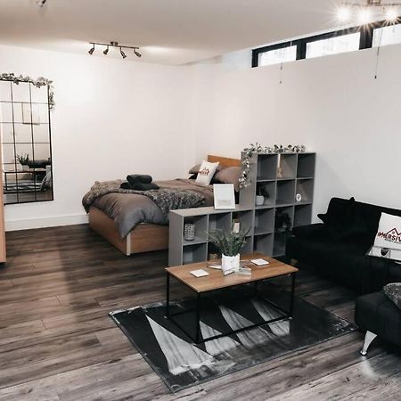 Stunning Modern Heart Of The City Apartment シェフィールド エクステリア 写真