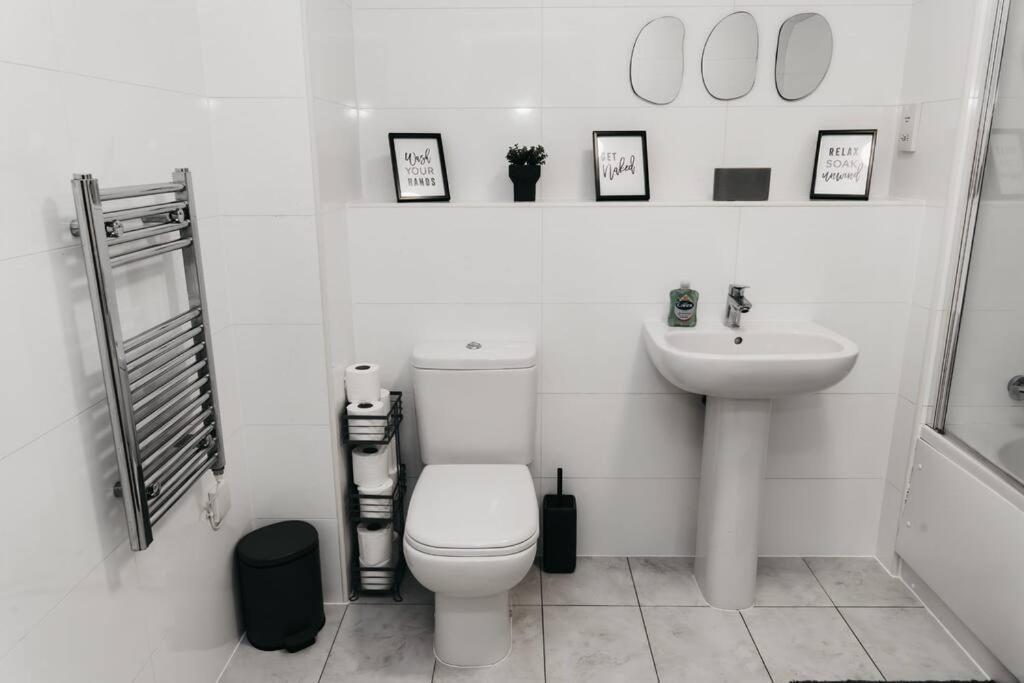 Stunning Modern Heart Of The City Apartment シェフィールド エクステリア 写真